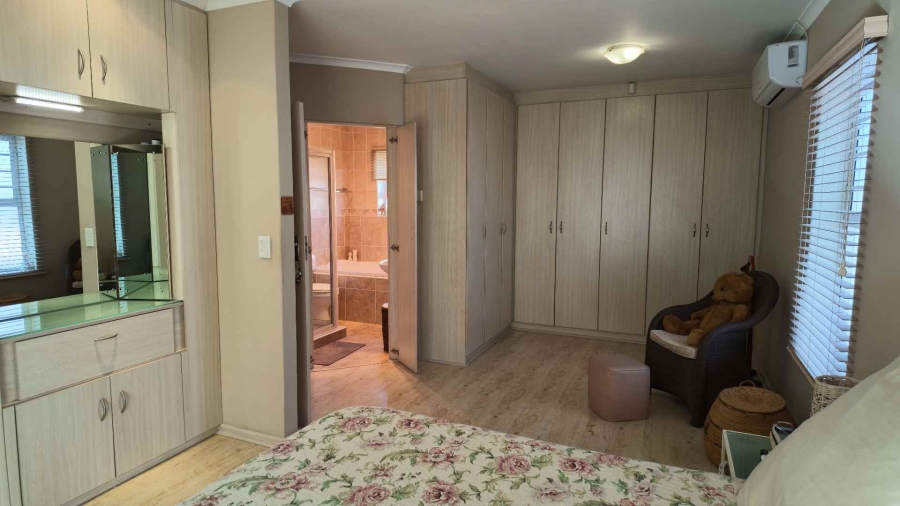 To Let 2 Bedroom Property for Rent in Oostersee Western Cape